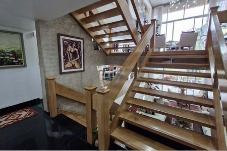 Casa à venda com 290m², 4 quartos e 4 vagas