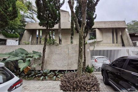 Casa à venda com 290m², 4 quartos e 4 vagas