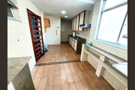 Apartamento à venda com 214m², 4 quartos e 1 vaga