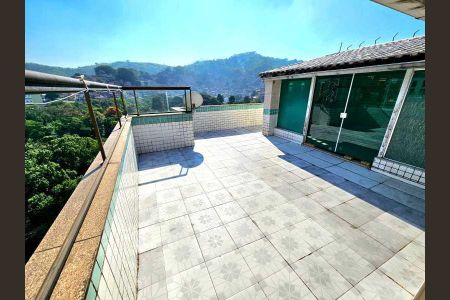 Apartamento à venda com 214m², 4 quartos e 1 vaga