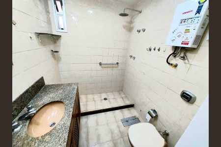 Apartamento à venda com 214m², 4 quartos e 1 vaga