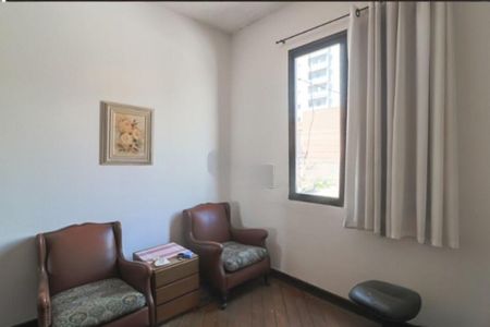 Casa à venda com 147m², 3 quartos e 4 vagas