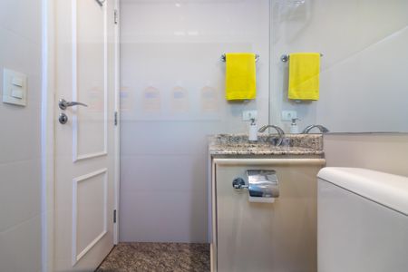 Apartamento à venda com 256m², 2 quartos e 3 vagasBanheiro da Suíte 1