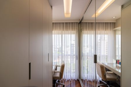 Apartamento à venda com 256m², 2 quartos e 3 vagasCloset da suíte 2