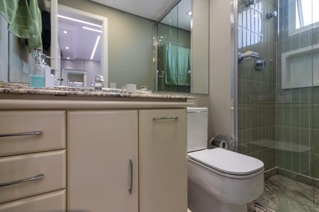 Apartamento à venda com 256m², 2 quartos e 3 vagasBanheiro da Suíte 2 