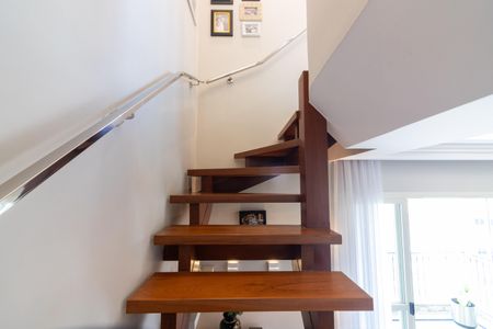 Apartamento à venda com 256m², 2 quartos e 3 vagasEscadas