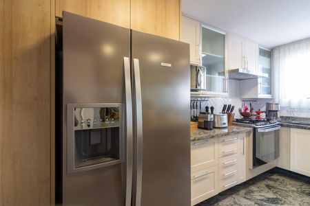 Apartamento à venda com 256m², 2 quartos e 3 vagasCozinha