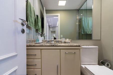 Apartamento à venda com 256m², 2 quartos e 3 vagasBanheiro da Suíte 2 