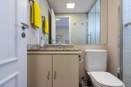 Apartamento à venda com 256m², 2 quartos e 3 vagasBanheiro da Suíte 1