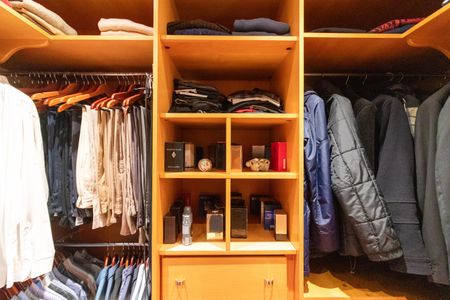 Apartamento à venda com 256m², 2 quartos e 3 vagasCloset da suíte 2