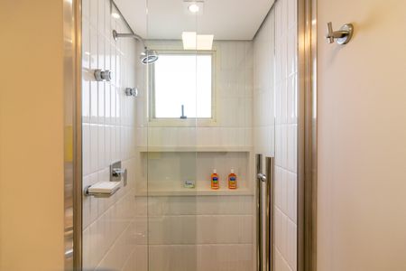 Apartamento à venda com 256m², 2 quartos e 3 vagasBanheiro da Suíte 1