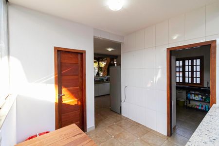 Casa para alugar com 1000m², 4 quartos e 6 vagasÁrea de serviço