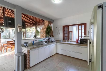 Casa para alugar com 1000m², 4 quartos e 6 vagasCozinha