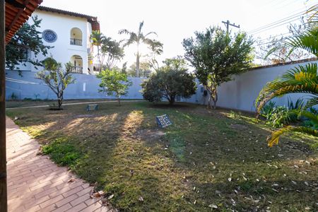 Casa para alugar com 1000m², 4 quartos e 6 vagasQuintal