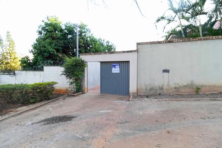 Casa para alugar com 1000m², 4 quartos e 6 vagasFachada