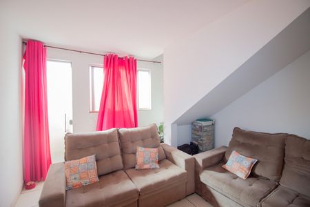 Sala de casa à venda com 2 quartos, 71m² em Fonte Grande, Contagem