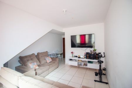 Sala de casa à venda com 2 quartos, 71m² em Fonte Grande, Contagem