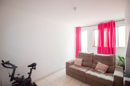 Sala de casa à venda com 2 quartos, 71m² em Fonte Grande, Contagem