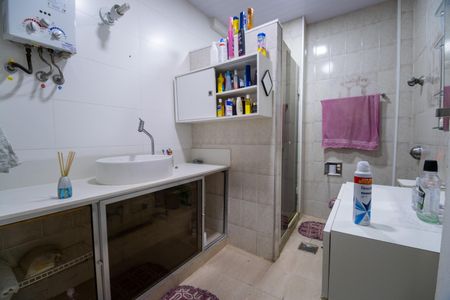 Apartamento à venda com 82m², 2 quartos e sem vagaBanheiro Social