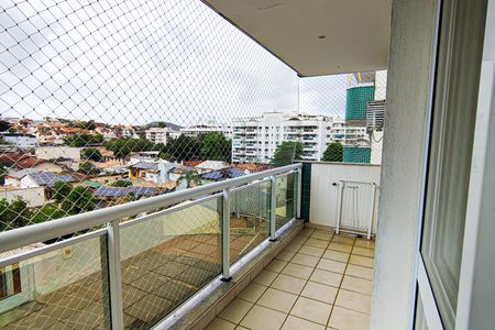Apartamento à venda com 83m², 3 quartos e 1 vagaSacada
