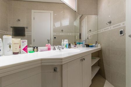 Apartamento à venda com 167m², 3 quartos e 3 vagasBanheiro da Suíte 1