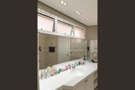 Apartamento à venda com 167m², 3 quartos e 3 vagasBanheiro da Suíte 1