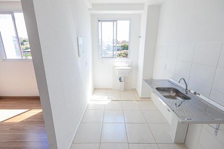 Cozinha de apartamento à venda com 2 quartos, 50m² em Serrano, Belo Horizonte