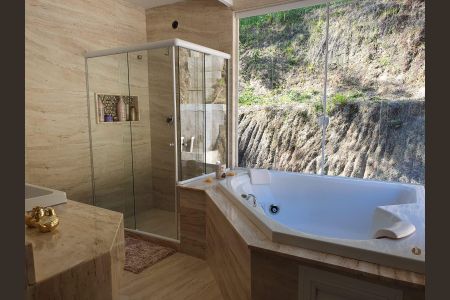 Casa de condomínio à venda com 230m², 3 quartos e 1 vaga