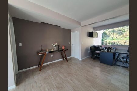 Casa de condomínio à venda com 230m², 3 quartos e 1 vaga