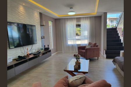 Sala de casa de condomínio à venda com 3 quartos, 230m² em Maria Paula, Niterói