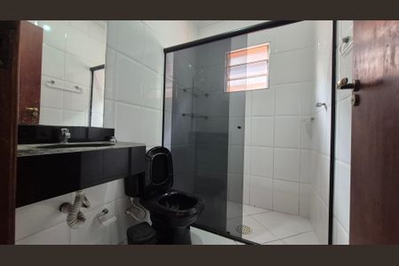 Casa para alugar com 159m², 3 quartos e 2 vagas Casa para alugar com 159m², 3 quartos e 2 vagasBanheiro