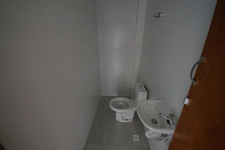 Apartamento à venda com 39m², 2 quartos e sem vaga Apartamento à venda com 39m², 2 quartos e sem vagaBanheiro do Salão de festas