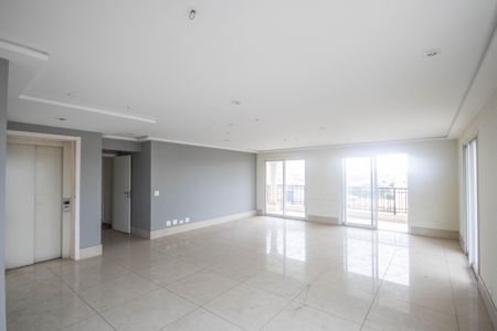 Apartamento para alugar com 217m², 4 quartos e 5 vagasSala