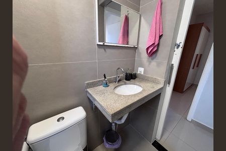 Banheiro de apartamento para alugar com 2 quartos, 45m² em Recreio dos Bandeirantes, Rio de Janeiro