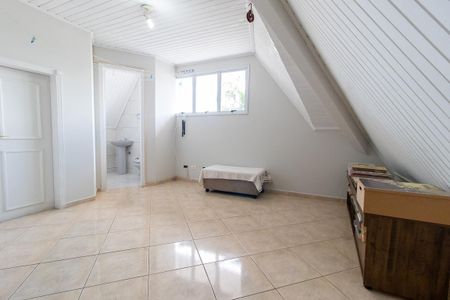 Casa de condomínio para alugar com 210m², 3 quartos e 3 vagasSuíte 2