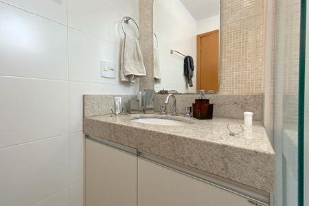 Apartamento à venda com 160m², 3 quartos e 3 vagasBanheiro da Suíte 