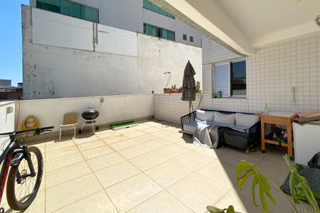 Apartamento à venda com 160m², 3 quartos e 3 vagasVaranda