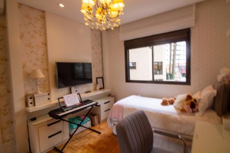 Apartamento à venda com 216m², 4 quartos e 2 vagas Apartamento à venda com 216m², 4 quartos e 2 vagasQuarto 2