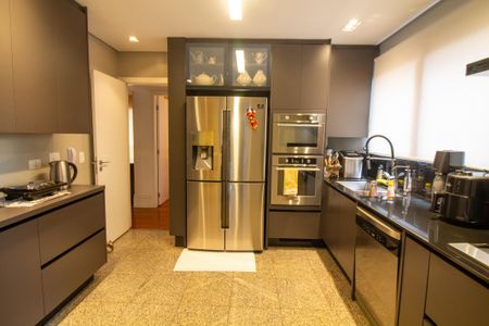 Apartamento à venda com 216m², 4 quartos e 2 vagas Apartamento à venda com 216m², 4 quartos e 2 vagasCozinha