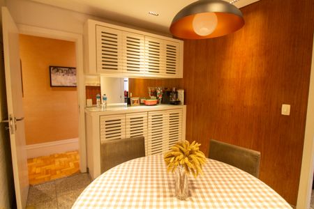 Apartamento à venda com 216m², 4 quartos e 2 vagas Apartamento à venda com 216m², 4 quartos e 2 vagasCopa