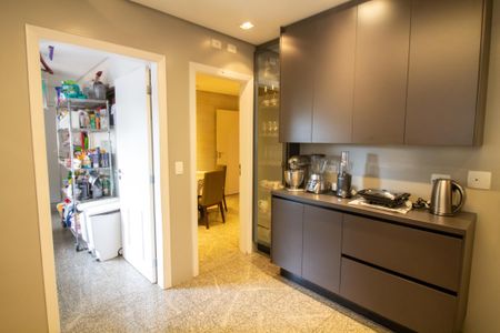 Apartamento à venda com 216m², 4 quartos e 2 vagas Apartamento à venda com 216m², 4 quartos e 2 vagasCozinha