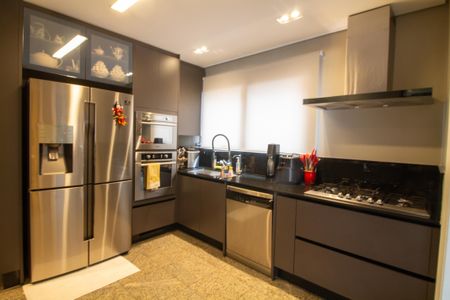 Apartamento à venda com 216m², 4 quartos e 2 vagas Apartamento à venda com 216m², 4 quartos e 2 vagasCozinha