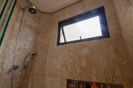 Apartamento à venda com 216m², 4 quartos e 2 vagas Apartamento à venda com 216m², 4 quartos e 2 vagasBanheiro Social