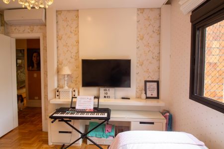 Apartamento à venda com 216m², 4 quartos e 2 vagas Apartamento à venda com 216m², 4 quartos e 2 vagasQuarto 2