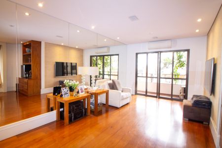 Apartamento à venda com 216m², 4 quartos e 2 vagas Apartamento à venda com 216m², 4 quartos e 2 vagasSala