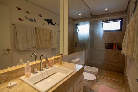 Apartamento à venda com 216m², 4 quartos e 2 vagas Apartamento à venda com 216m², 4 quartos e 2 vagasBanheiro Social