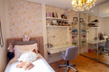 Apartamento à venda com 216m², 4 quartos e 2 vagas Apartamento à venda com 216m², 4 quartos e 2 vagasQuarto 2