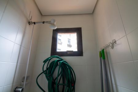 Apartamento à venda com 216m², 4 quartos e 2 vagas Apartamento à venda com 216m², 4 quartos e 2 vagasBanheiro de Serviço
