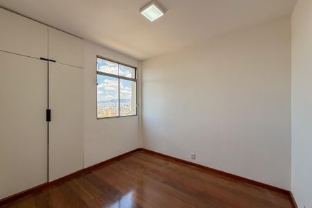 Apartamento à venda com 75m², 3 quartos e 1 vagaQuarto 2