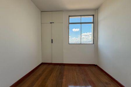 Apartamento à venda com 75m², 3 quartos e 1 vagaQuarto 2